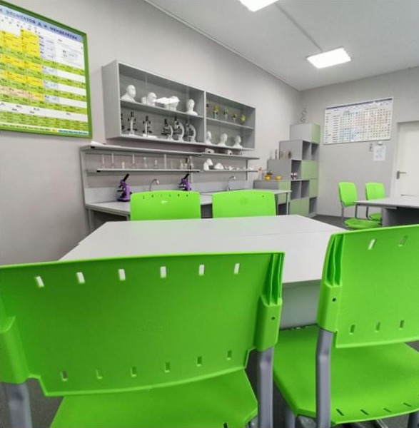 Лабораторная мебель — реактивы, микроскопы