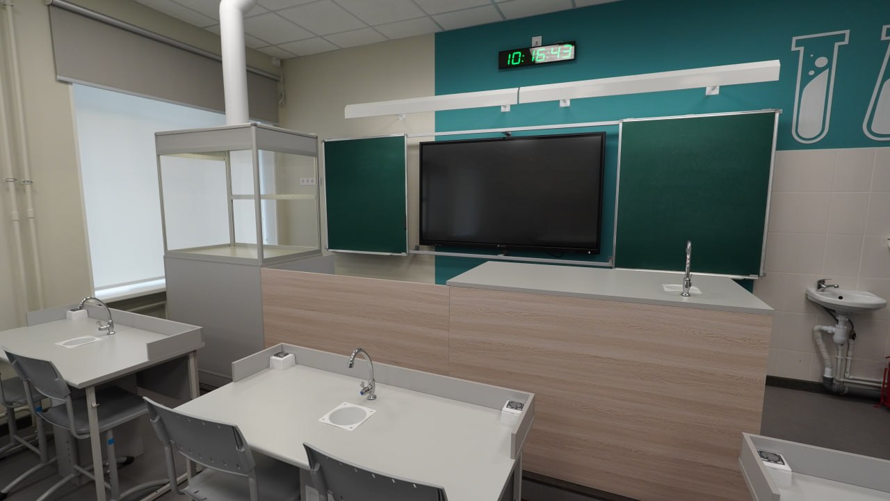 Кабинет химии — вытяжной шкаф, раковины, бирюзовый дизайн