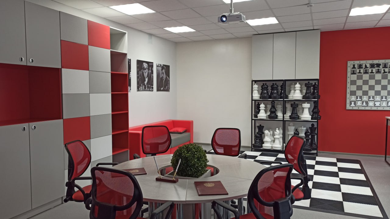 Школа №32 — полный обзор шахматной зоны